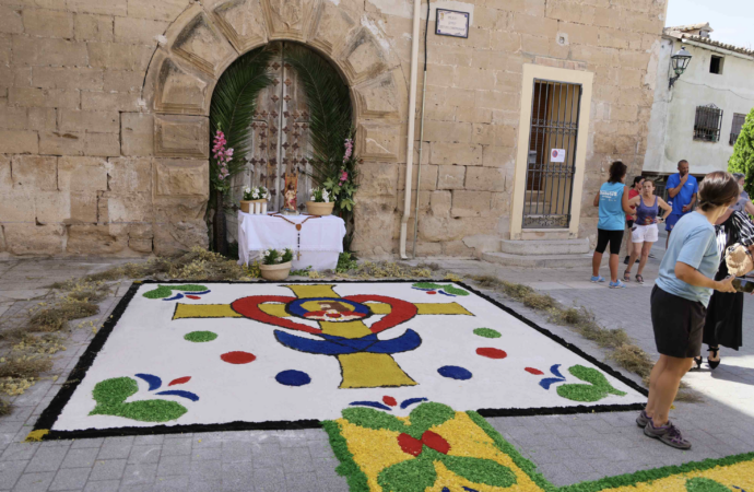 Almonacid de Zorita volverá a cubrir sus calles de color para celebrar el  Corpus Christi el próximo 14 de junio