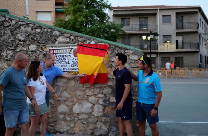 El frontón de Pareja celebró 125 años con un torneo de frontenis