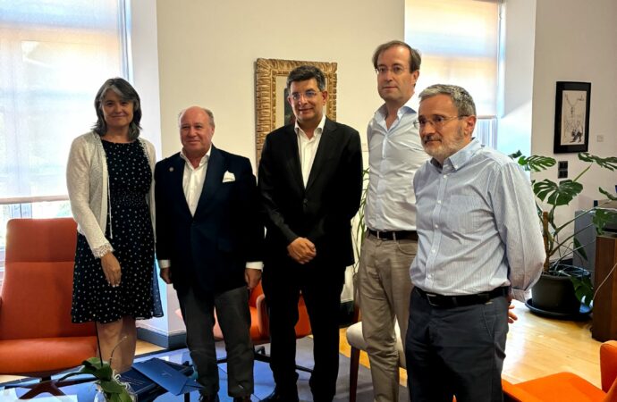 La Universidad de Alcalá renueva su compromiso con Alumni España