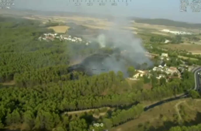 Un incendio en Villalbilla obligó a movilizar helicópteros e hidroaviones