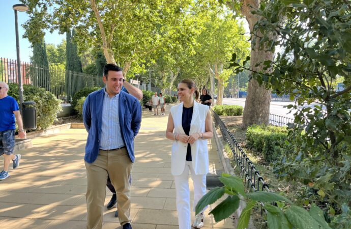 Mejora integral de aceras, jardineras más amplias y nuevos bancos en Ronda Fiscal de Alcalá