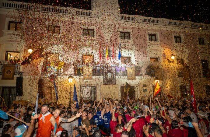 Ferias de Alcalá 2026: así fue el inicio de las Fiestas con el pregón, la ofrenda de las peñas, Loquillo…