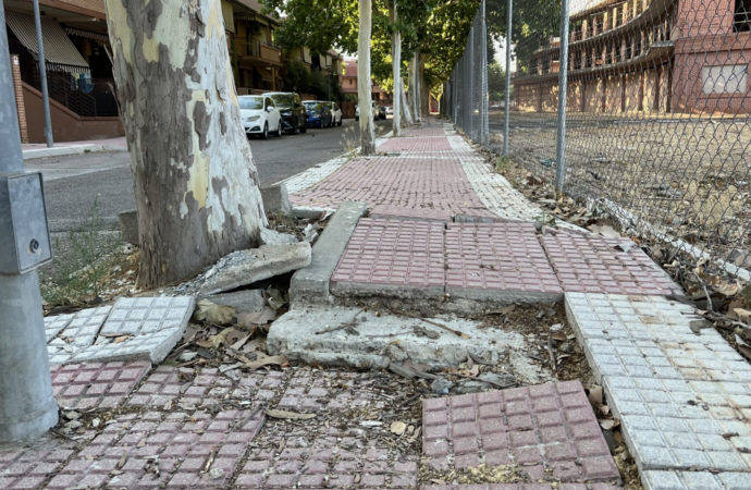 El Ayuntamiento de Alcalá mejora la calle Josep Pla y su entorno en Ciudad 10