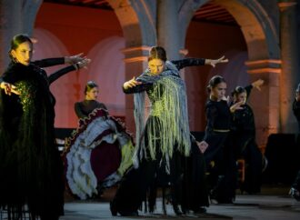 Ferias Alcalá / El Ballet de Azucena Rodríguez triunfó en Las Noches del Patio
