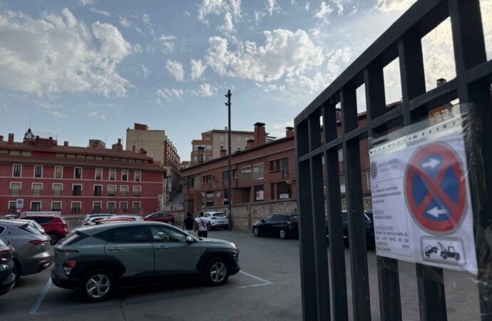 Instalación de toriles en Guadalajara / Prohibido el estacionamiento de vehículos desde el día 17 en la campa del Mercado de Abastos