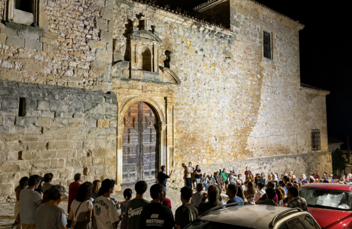 Las mujeres de la nobleza de Cogolludo recuperaron su lugar en la historia en una visita nocturna