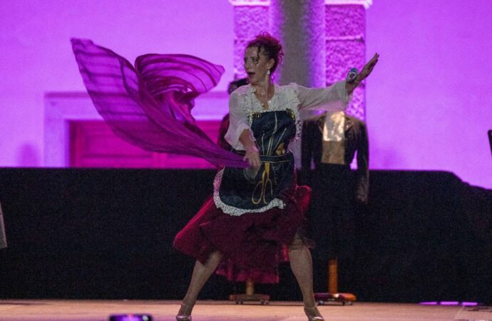 El Ballet de Pilar Barbancho volvió a triunfar en Las Noches del Patio de las Ferias de Alcalá