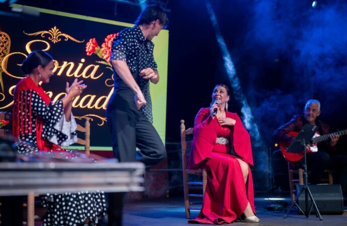 Sonia Andrade volvió a enamorar a «su público» dentro de las Ferias de Alcalá de Henares