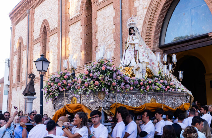 Actos en honor a la Virgen de la Antigua de Guadalajara con el multitudinario traslado de la imagen a la Concatedral