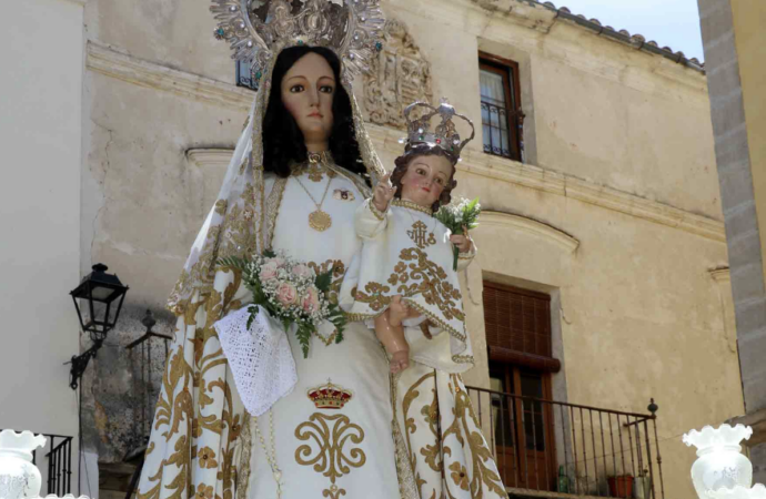 Pareja dedicará sus fiestas a quienes luchan contra los incendios