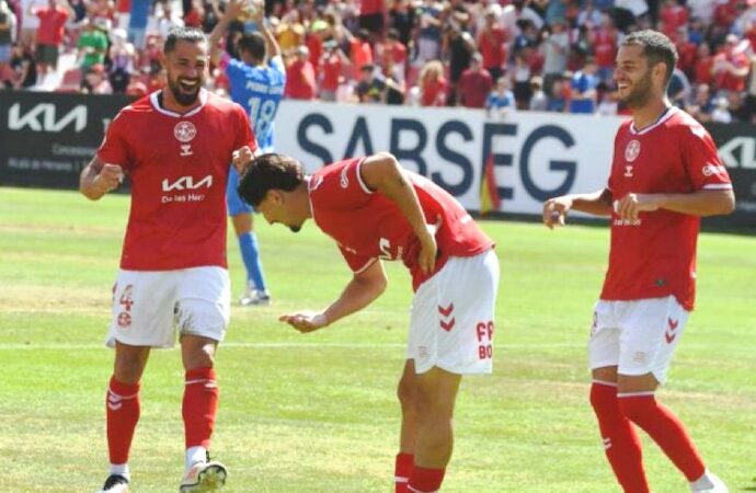 La fe de Vivar Dorado y la rubia amenaza de Luis Simón – Fútbol. RSD Alcalá 3 – 0 Talavera