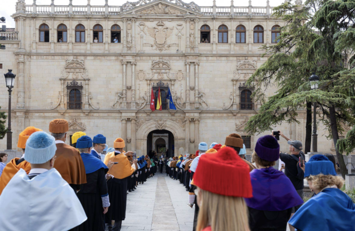 La Universidad de Alcalá volvió a abrir su curso 2026-27 como antiguamente