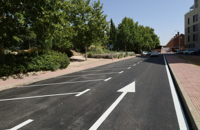 Finalizados los trabajos de renovación del asfaltado de las calles Juan Carlos Onetti y Nicolás Guillén en Alcalá