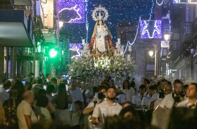 Procesión de la patrona, la Virgen de la Antigua, por las calles de Guadalajara