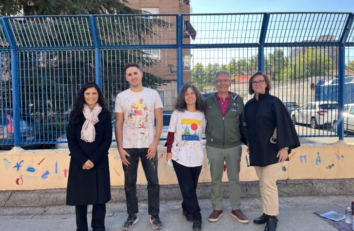 El colegio Cristóbal Colón de Alcalá participó en la iniciativa ‘Deja tu huella en el cole’