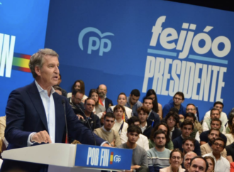 Acto de precampaña de Feijóo: arropado por Judith Piquet y el PP de Alcalá de Henares