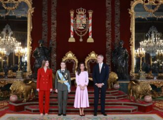 Fiesta Nacional / La alcaldesa de Alcalá, Judith Piquet, asistió a la recepción del Palacio Real 