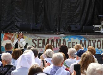 La cantante alcalaína, Sonia Andrade, ofreció el pregón de la Semana del Mayor en Alcalá de Henares
